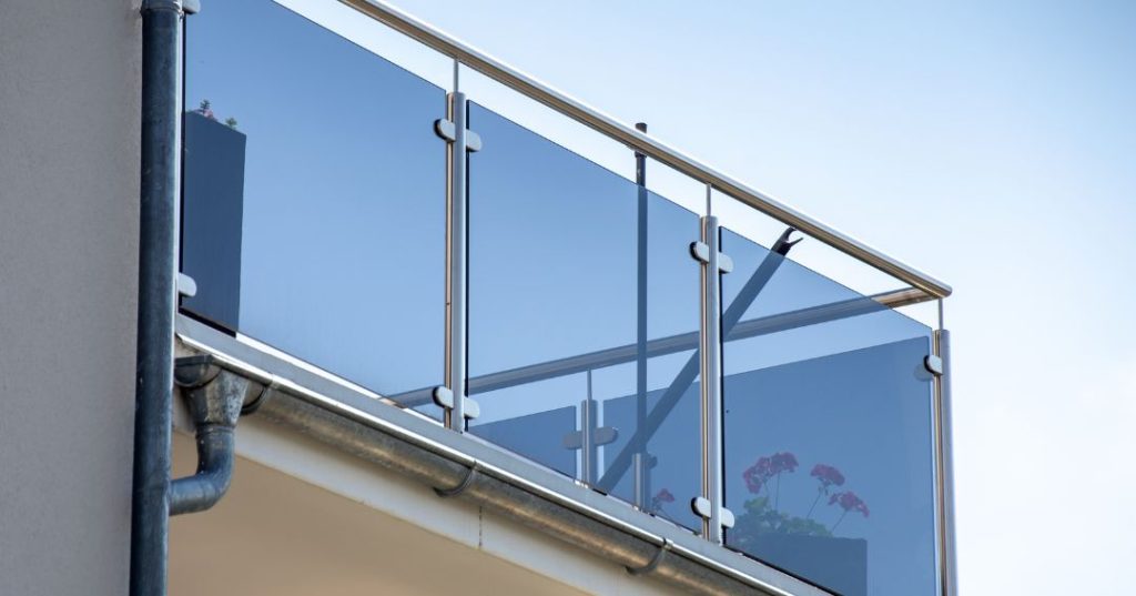 Guarda-corpo de vidro em Campina Grande